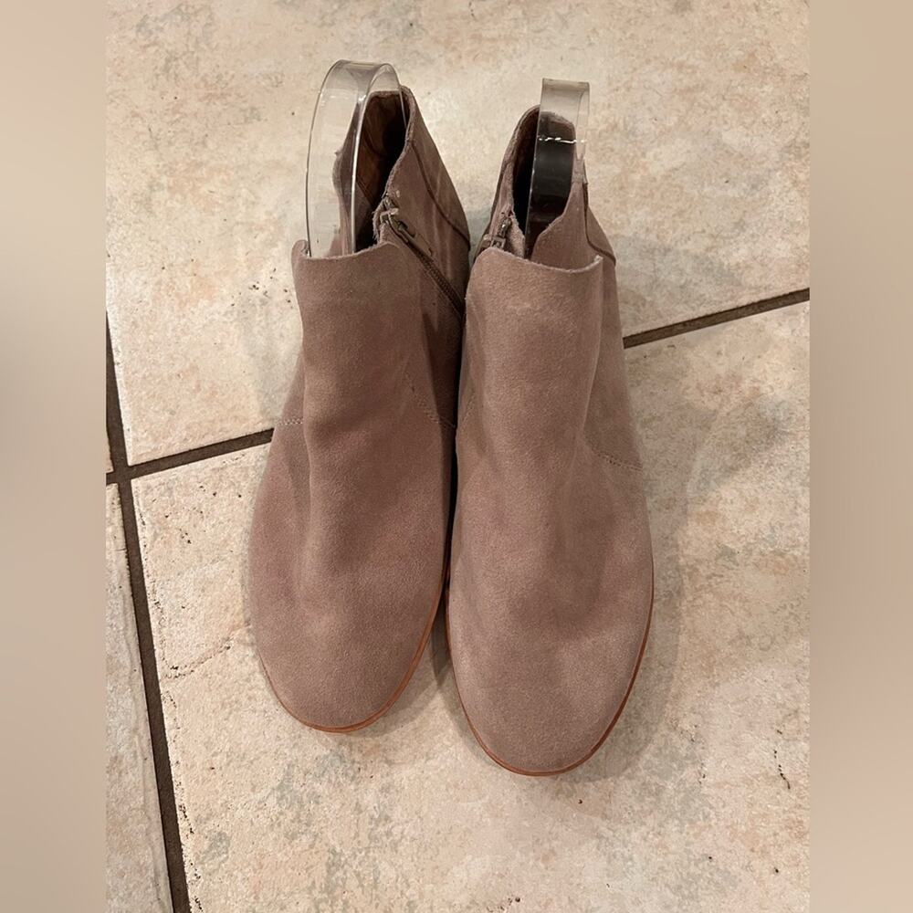 Jeffrey Campbell camel suede zip up ankle booties size 9